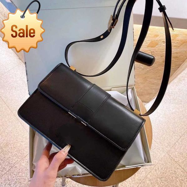 

luxury designer shoulder bags 2023 women fashion trends casual shoulders messenger bag multi-function small square postman pack factory low