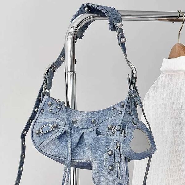 

aher max fashion lecagole leather balenicass biker bag of parody crescent 2023 new spice girl rivet fold three in one messenger locomotive u