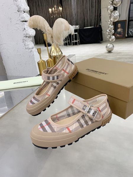 

2022 italy sneaker mens casual shoes triple black white writing pink tag gold green silver luxury women designer sneakers fashion low mens t