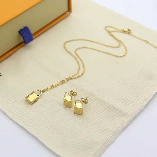 

high polished classic design women earrings necklace stainless steel gold silver rose colors sets heart lock love pendant trendy jewelry
