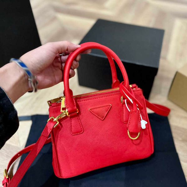 

totes prabag woemns tote bag leather designers bag triangle logo symbol galleria luxurys bags designer cross body handbag purse wallet pouch