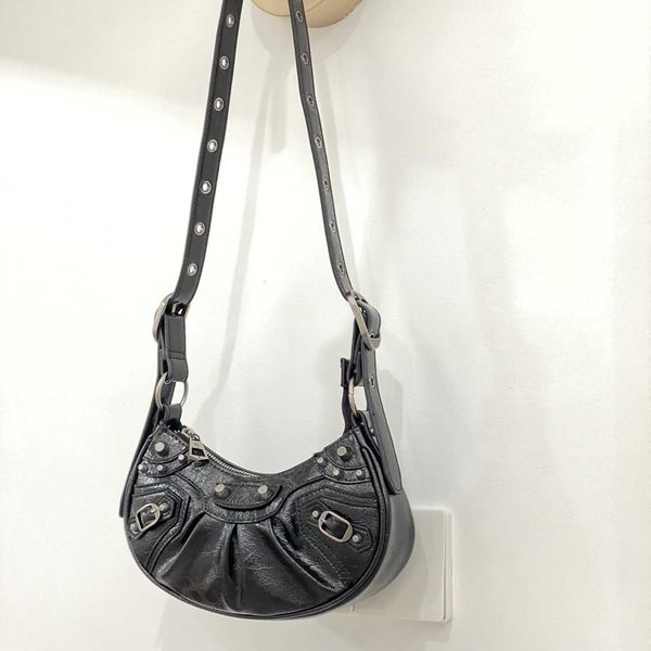 

balenciiaga bag leather design biker bag 2022 new fashion spice girl sweet cool women's motorcycle underarm rivet crescent pleated one