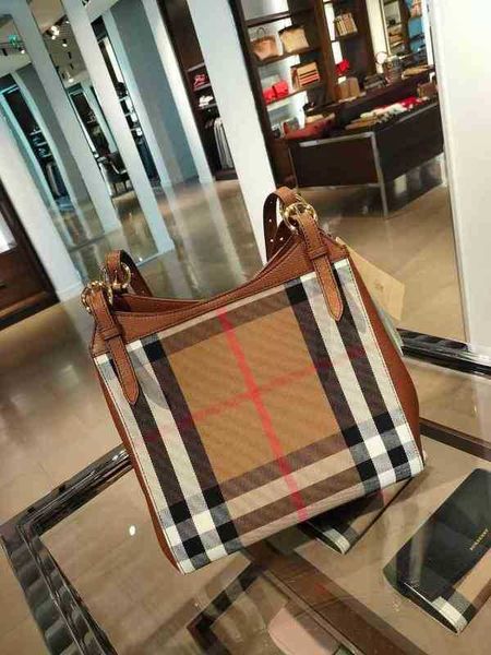 

burbrerys crossbody handbags bags burbrery onthego tote luxuries designers women bag purses totes designer woman handbag shoulder wallet par