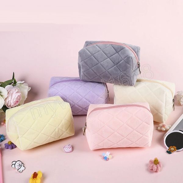 

ladies cosmetic bag lipstick case travel makeup bag women large-capacity velvet toiletry pouch cute plush pencil bags