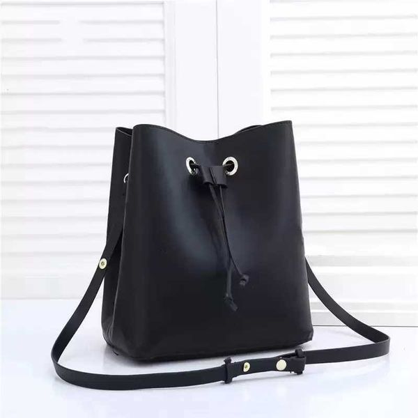 

lvs designer handbags louiss tote bag luxuries designers women crossbody handbag shoulder totes bags purses wallet fjam