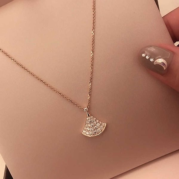 

pendant necklaces small skirt fan shaped imitation silver necklace women's clavicle chain full diamond rose gold 2021 new luxury niche