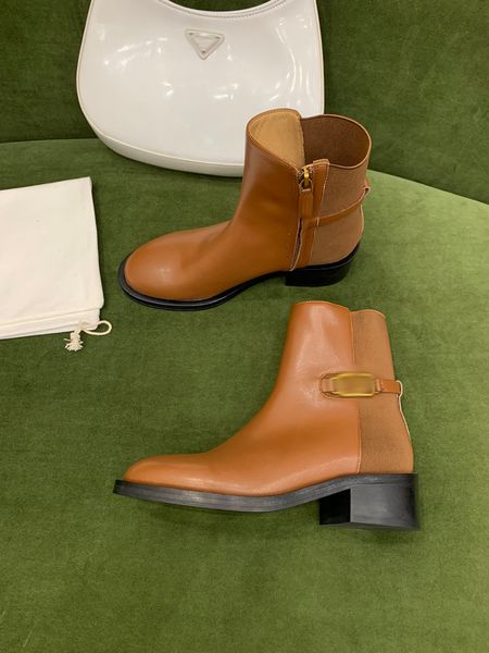 

2023 women designer boots martin desert boot flamingos love arrow leather medal coarse non-slip winter shoes size 35 to 40 -m009, Black