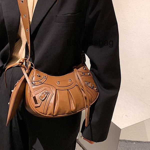 

balenicass leather classic lecagole motorcycle bag fashion rivet wrinkled dumpling 2022 new shoulder texture messenger women's