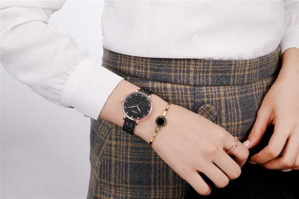 

watches curren new black women business quartz watch ladies brand luxury female wrist watch girl clock relogio feminin aag6, Slivery;brown