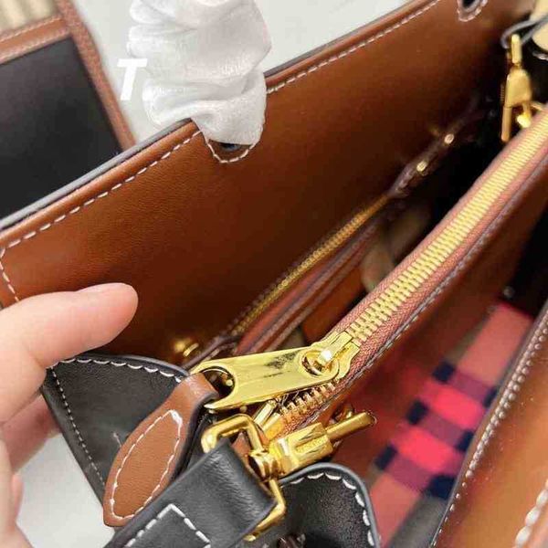 

burbrerys crossbody handbags bags burbrery onthego tote luxuries designers women bag purses totes designer woman handbag shoulder wallet par
