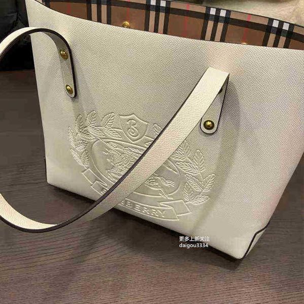 

burbrerys crossbody handbags bags burbrery onthego tote luxuries designers women bag purses totes designer woman handbag shoulder wallet par