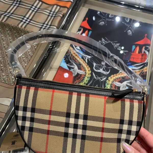 

burbrerys crossbody handbags bags burbrery onthego tote luxuries designers women bag purses totes designer woman handbag shoulder wallet par