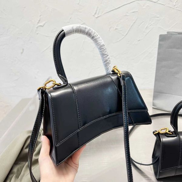 

leather hourglass handle crossbody bag ladies handbag luxury designer fashion shopping purse envelope card pocket