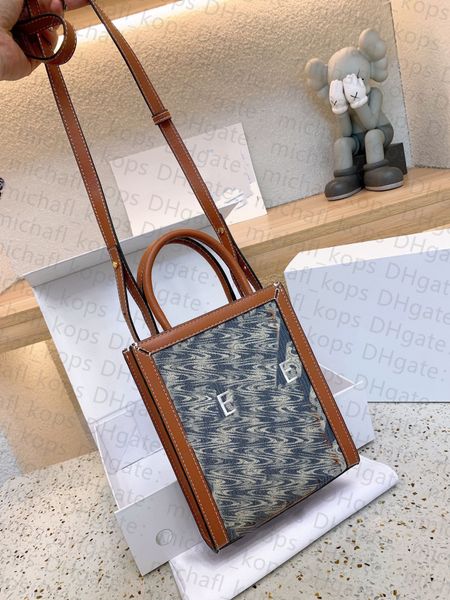 

fashion tote women bag large capacity handbag cowhide handle surface logo official original light luxury brand crossbody bag