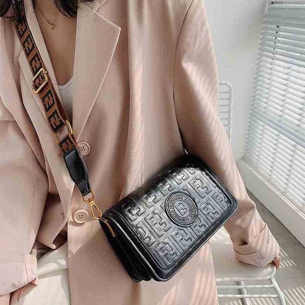 

factory wholesale new 2023 single oblique cross leisure embossed baigouhigh