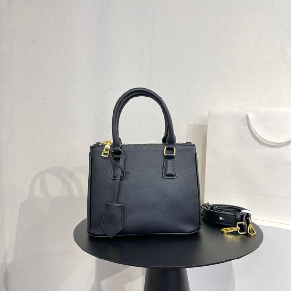 

2022 designer bag double cross leather luxury fashion knitwear ladies high capacity killer bag