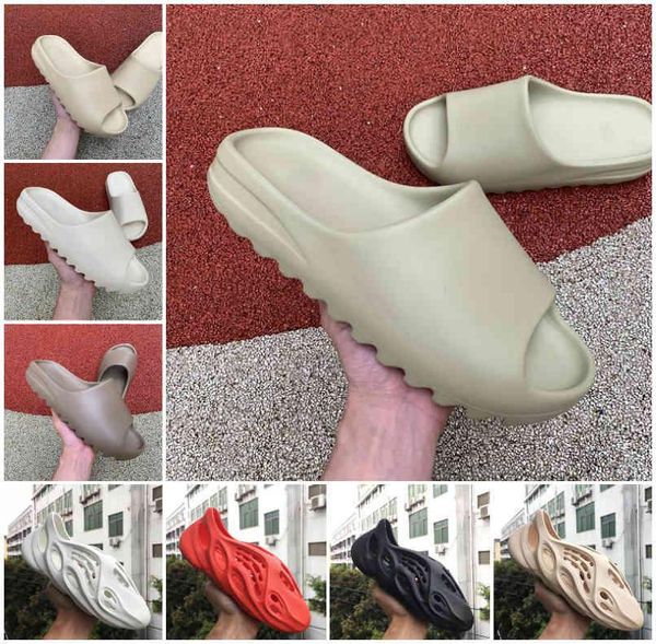 

2021 sandals shoes foam runner triple black white red slide bone resin desert sand earth brown men women slipper sneaker myw