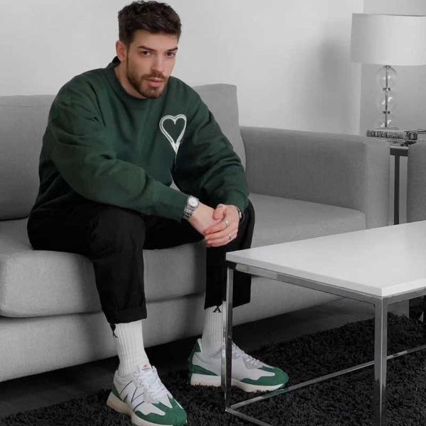 

am love sweatshirt for boys and girls designer embroidered long sleeves for men and women loose casual hoodie, Black