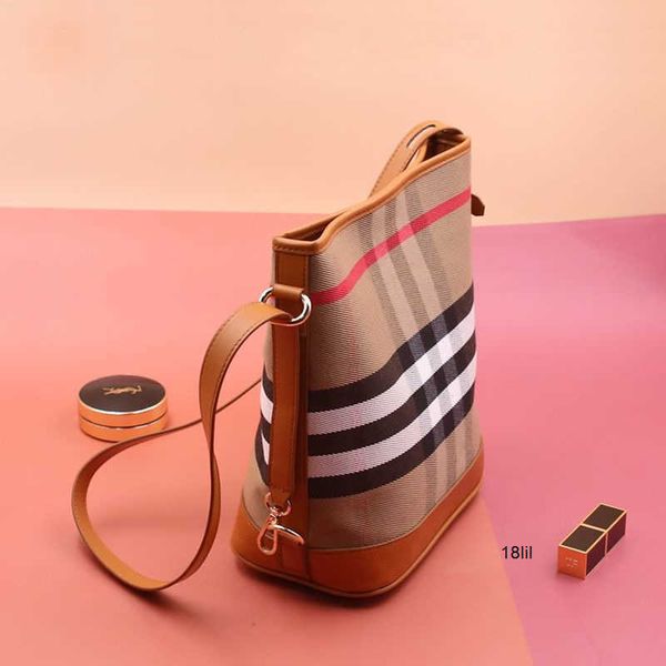 

burbrerys crossbody handbags bags burbrery luxuries designers women bag purses totes designer woman handbag shoulder wallets p5mr