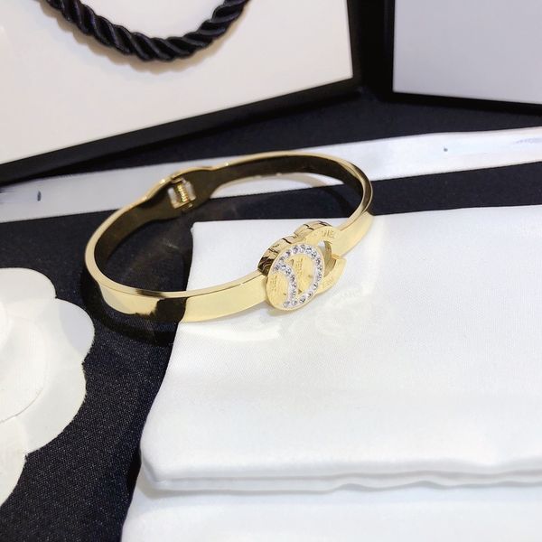 

2022 fashionable bracelets bangle designer letter crystal gold plated stainless steel bracelet fashion jewelry men and women bracelets, Black