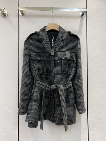 

women's trench coats autumn/winter 2022 european designer designed a four pocket trench coat, Tan;black