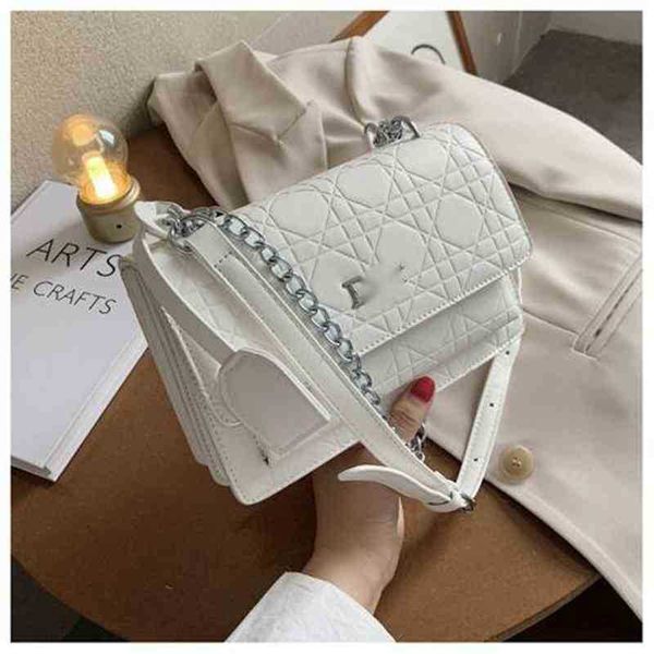 

factory direct sale spot 2022 four seasons popular new women's texture single shoulder messenger square versatile fashion foreign style, Red;black