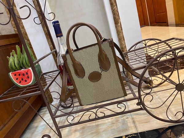 

luxury bag fashion handbag can be carried on the shoulder designer wallet 671623