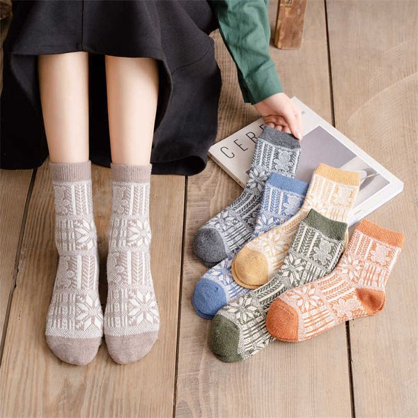 

socks hosiery women 2022 new design autumn winter woolen crew girls warm cute bear snowflake sweet female wool t221102, Black;white