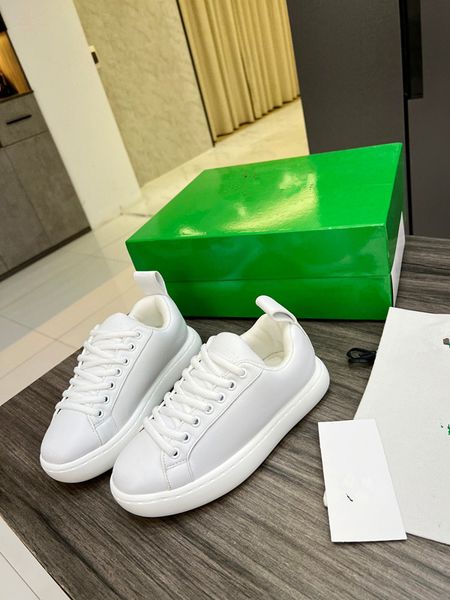

designer woman shoe leather lace up men fashion platform oversized sneakers white black mens womens luxury velvet suede casual shoes chaussu