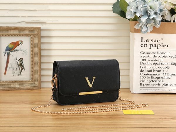 

handbag saddles bag with strap designer bag backpacks tote wallet magnetic metal pendant purses shoulder bags womens crossbody handbags