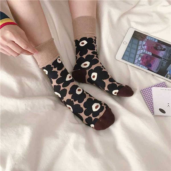 

socks hosiery women 1 pair cotton middle tube korean retro style flower spring and autumn t221102, Black;white