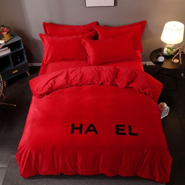 

new designers Fashion bedding sets pillow tabby2pcs comforters setveet duvet cover bed sheet comfortable king Quilt size hoodies798, White