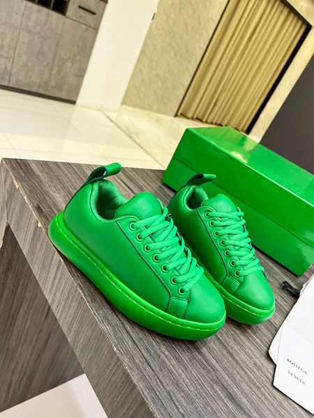 

luxury designer casual shoes embossed trainer sneaker triple white pink sky blue black green yellow denim low virgil mens sneakers women tra