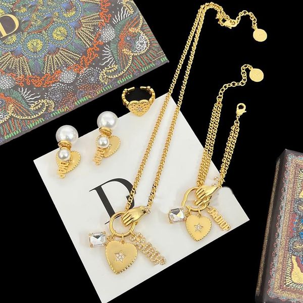 

fashion love pendant necklace brand d letter diamonds temperament women pearl earrings bracelet 18k yellow gold plating ring jewel265n, Silver