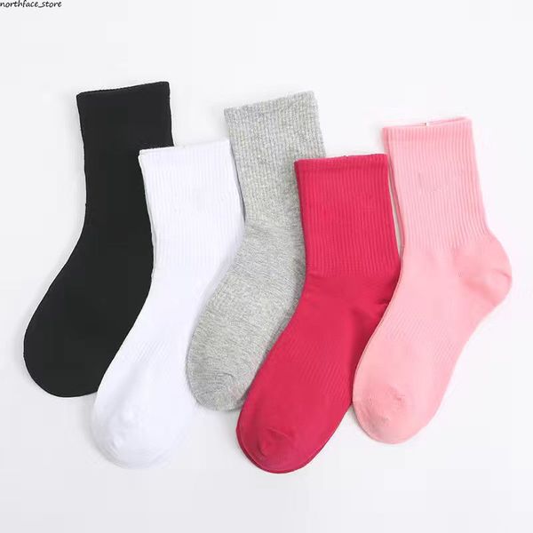 

2023 wholesale socks men's women stockings pure cotton 10 colors sport sockings letter nk print, Black