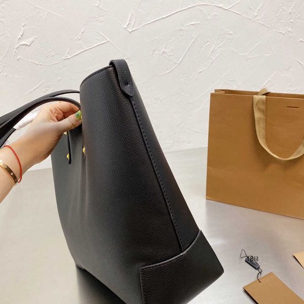 

women handbags bags burbrery luxuries designers burbrerys crossbody bag purses totes designer woman handbag shoulder wallets wstj arrx