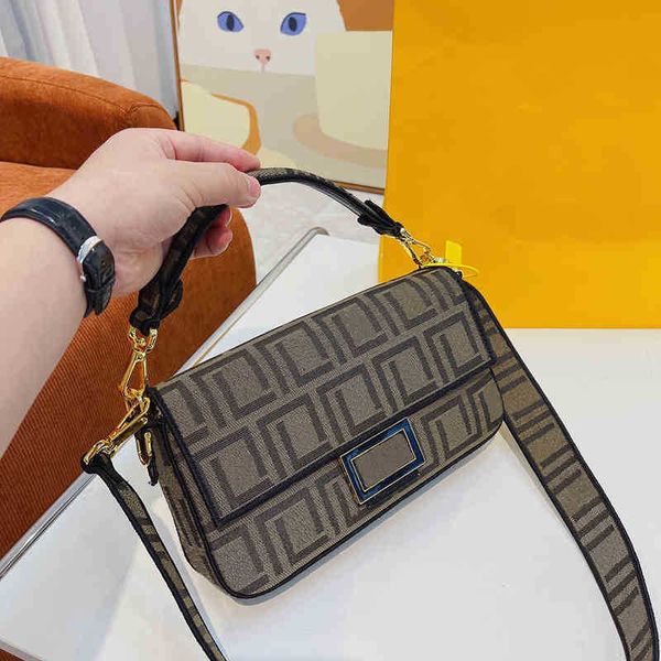 

shoulder bags womens designer bag luxurys handbag women classic letters baguette bag fashion messenger crossbody purses 220712