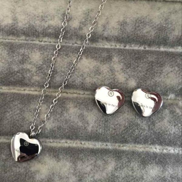 

2021 high polished trendy design women earrings necklace stainless steel gold silver rose colors sets heart love pendant fashion jewelr2546