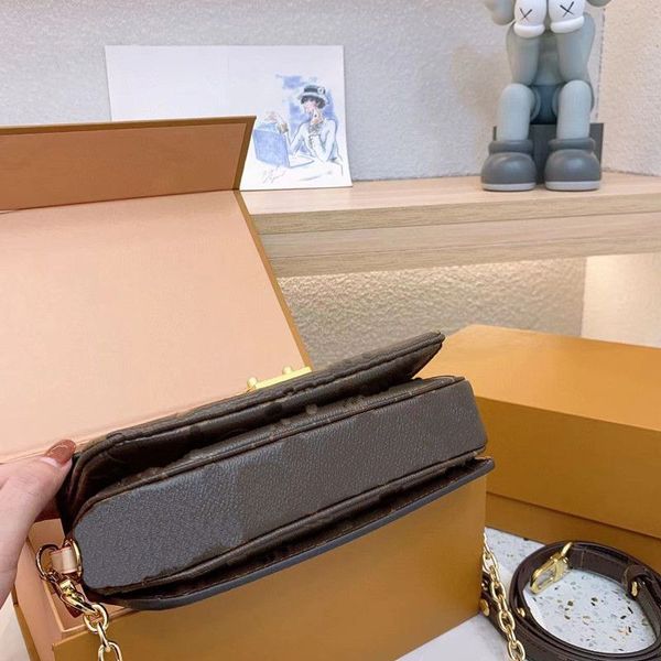 

womens luxurys designers bags messenger handbag highs quality strap bags crossbody hourglassbags toiletrybags travelbags tote wallet backpac