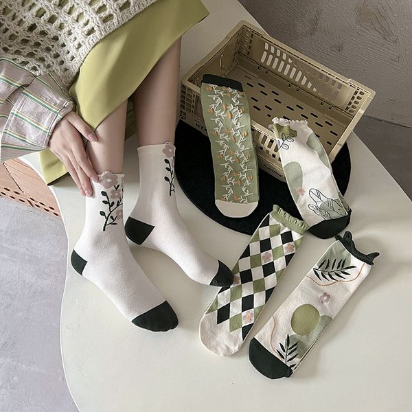 

socks simple green curled edge middle tube female bubble mouth flower, Black;white