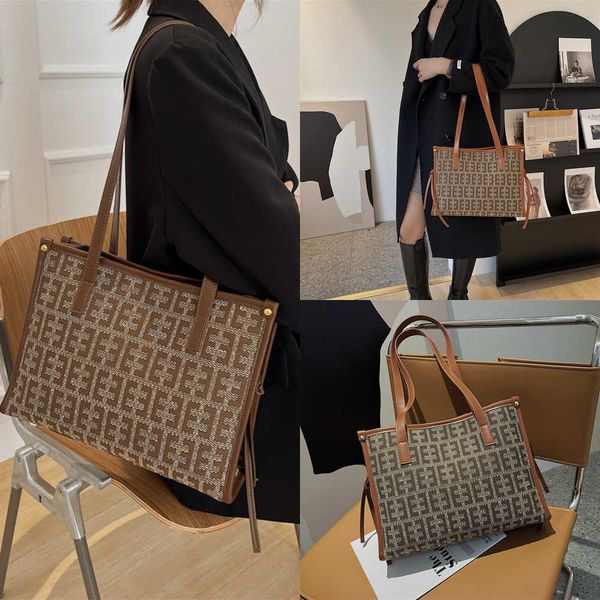 

clearance women's bag portable women's new woven sling shoulder style tote bag handbags