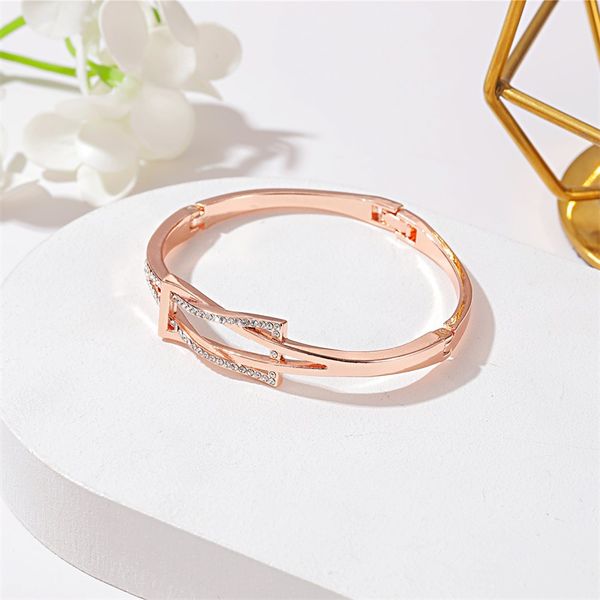 

europe and the united states new bracelets handwear temperament geometric cross bracelet knot design simple commuter diamond bracelet, Silver