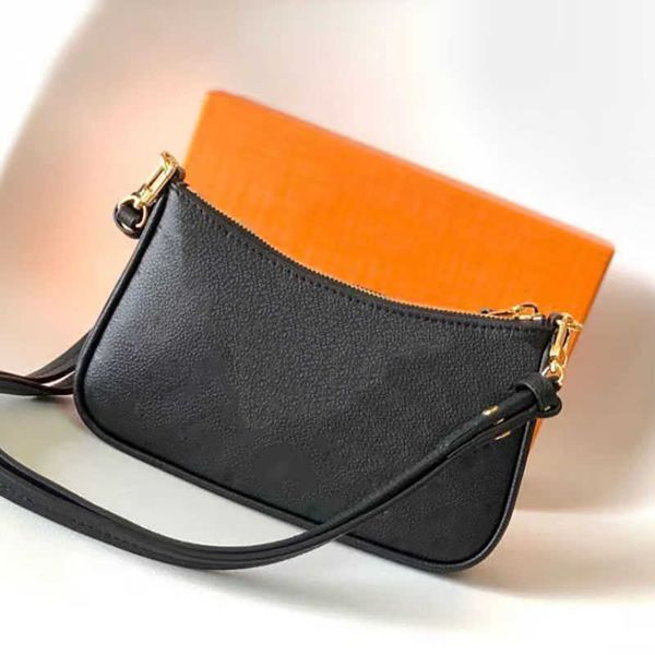

2021 designer bag ladies silver chain gold chain messenger bag leather handheld