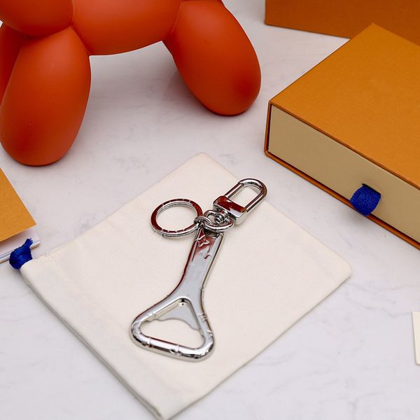 

with box designers keychain bottle opener high-end metal pendant couple letter keychains bag exquisite pendant luxurys key chain fashion, Silver