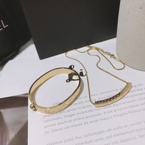 

luxury classic necklace fashion boutique necklaces designer jewelry popular fashion brand exquisite gift for women design couple family frie, Silver