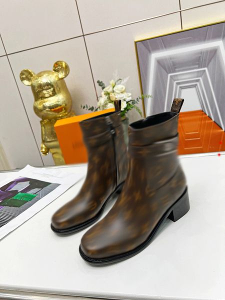 

designer women boots martin desert leather boot flamingos love arrow medal real leathers coarse winter designers shoes with box size 35-40 -, Black