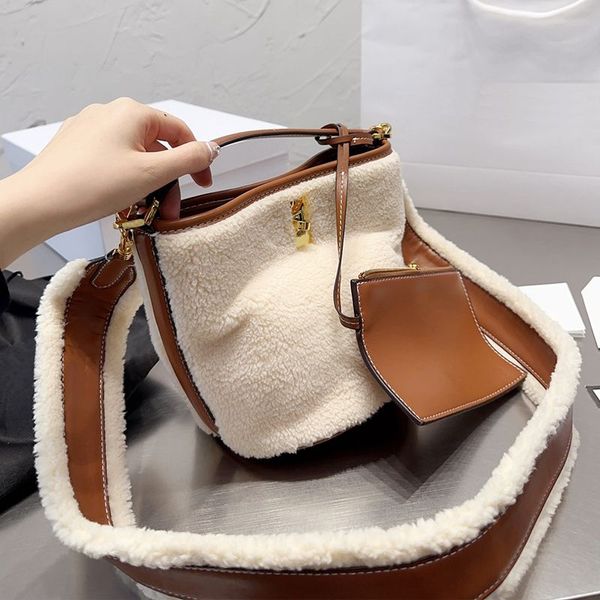 

designer bag shoulder bag women plush cross body bags handbags womens designers handbag fashion messenger with coin purses