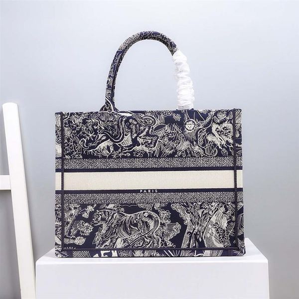 

2021 5a young brand designer designed temperament women handbag tote bag243c, Red;black