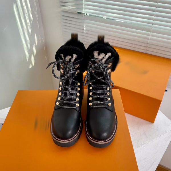 

womens designers boots leather martin ankle chaelsea boot fashion wave colored rubber outsole elastic webbing luxury platform tire bottega -, Black