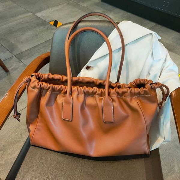 

luxurys fashion handbag celinns designer bags new triomphe drawstring tote bag leather fashion leisure large capacity handbag pig nose under
